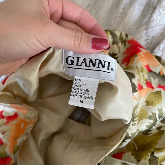 Gianni Silk Floral V-Neck Sleeveless Blouse Top 14 - Picture 6 of 10